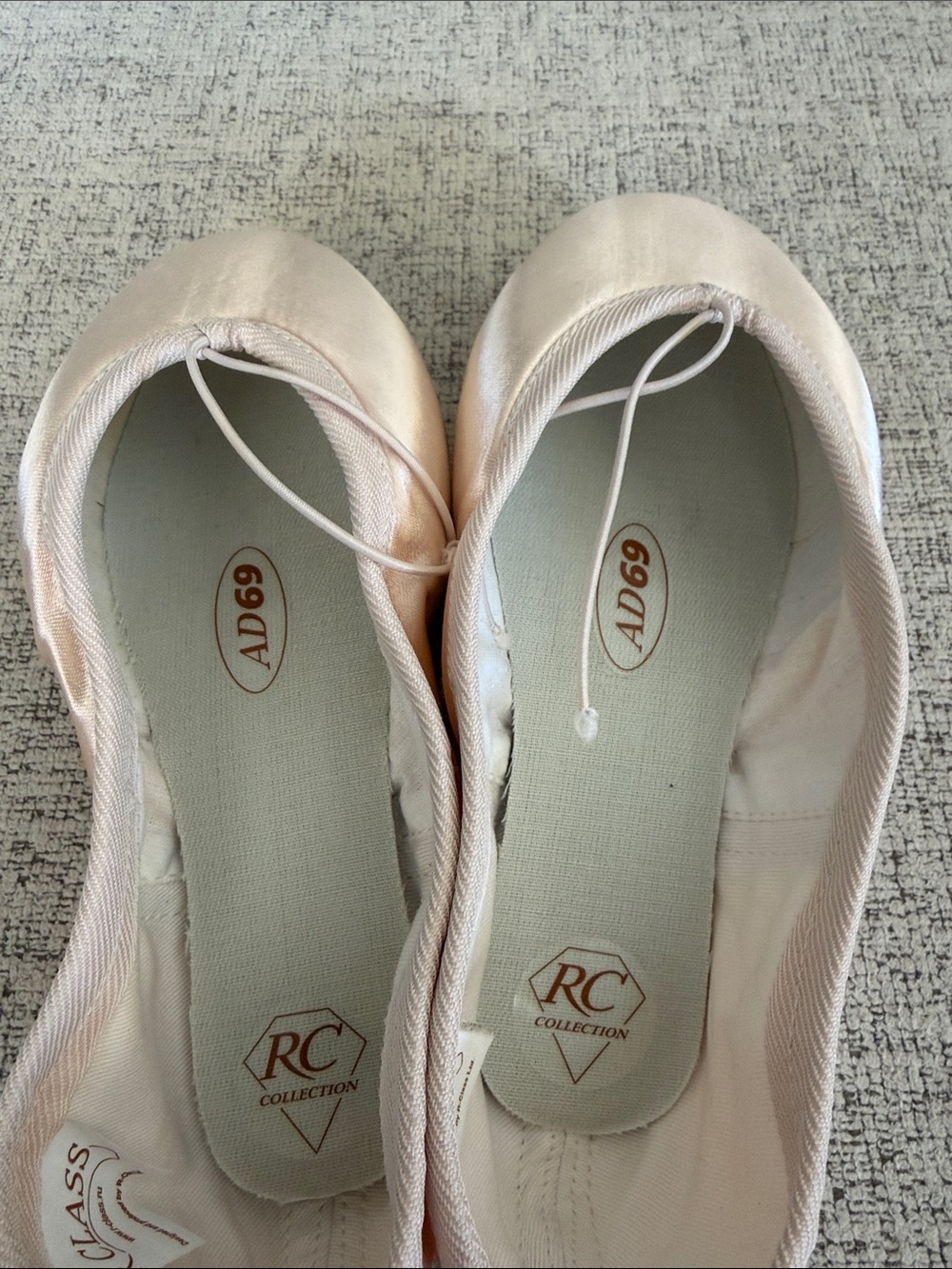 NEW R-Class Adaptive Collection A69 Pointe Shoes - Picture 9 of 9